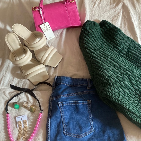 🚨 LIKE TO BE NOTIFIED FOR LIVE SHOWS! 🚨 - Picture 5 of 13